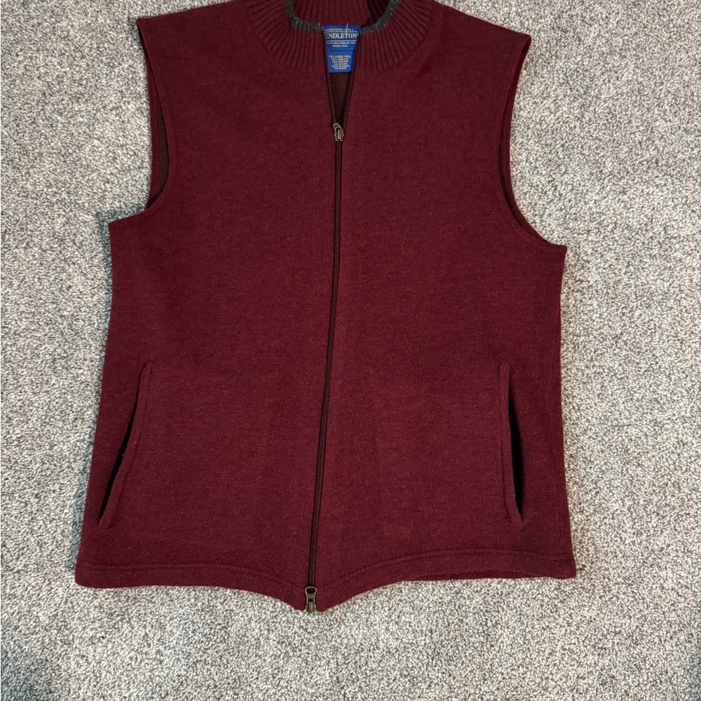 Pendleton Maroon wool sweater vest - men’s medium